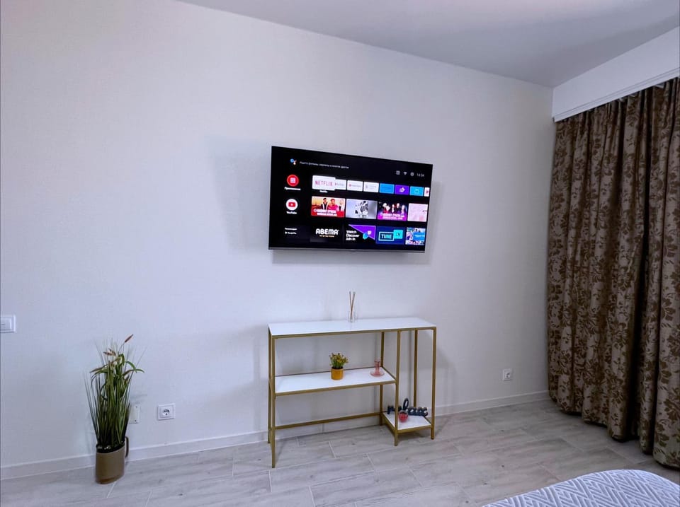 TV and multimedia, Photo of the whole room