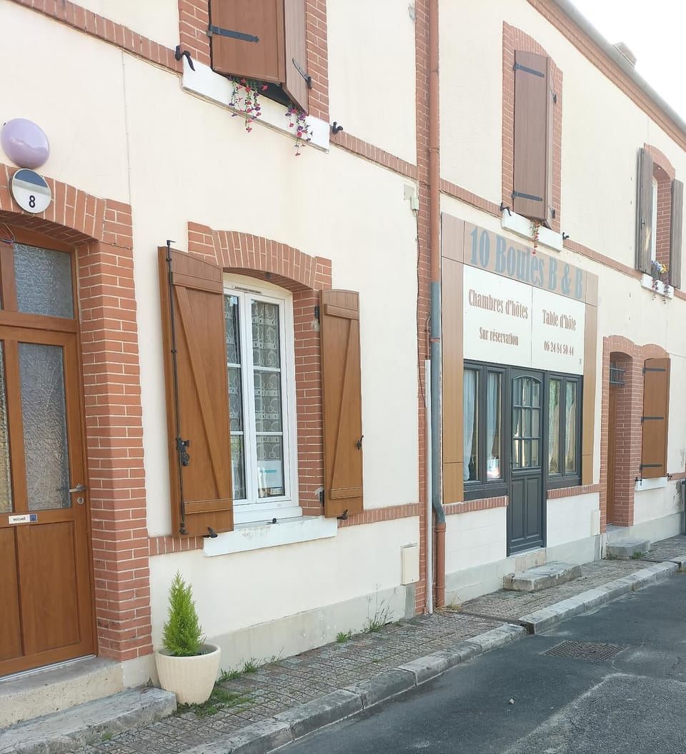 10 Boules B&B Vacation rental in Centre-Val de Loire