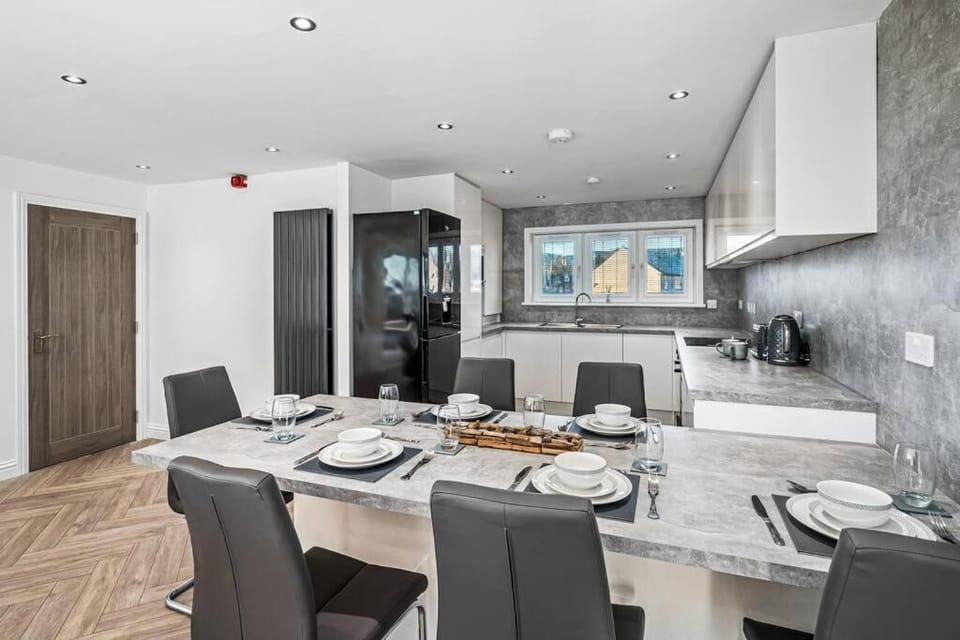 Sea View Luxury Apartment 3 bedrooms Free Parking - By Coast Apartments Apartment in Arbroath