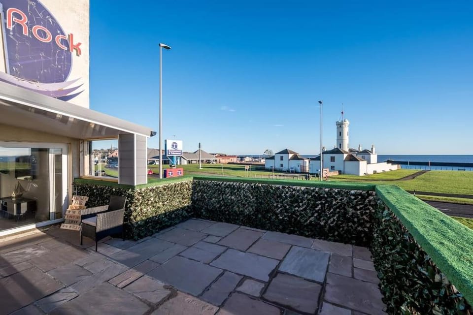 Sea View Luxury Apartment 3 bedrooms Free Parking - By Coast Apartments Apartment in Arbroath