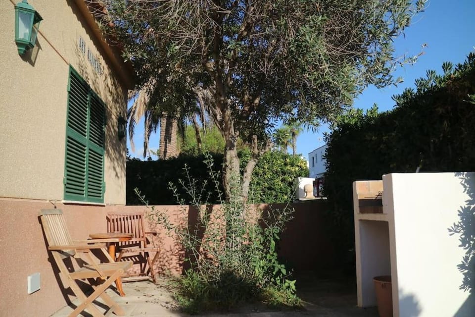 Property building, Day, BBQ facilities, Garden, Garden view