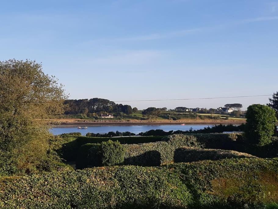 Maison bord de mer Villa in Plouguerneau