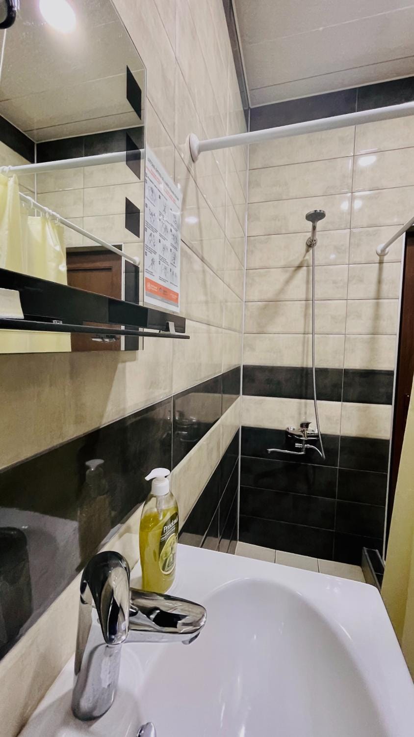 Shower, Bathroom, towels