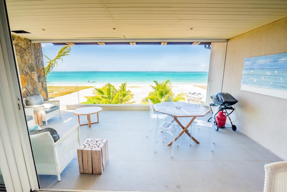 Day, Natural landscape, View (from property/room), Balcony/Terrace, Seating area, Dining area, Sea view