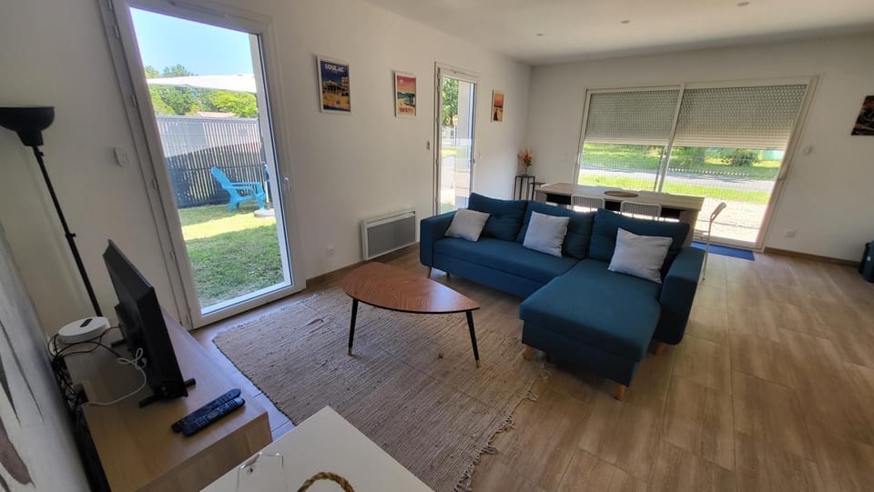 Maison 8 personnes entre océan et vignobles House in Nouvelle-Aquitaine