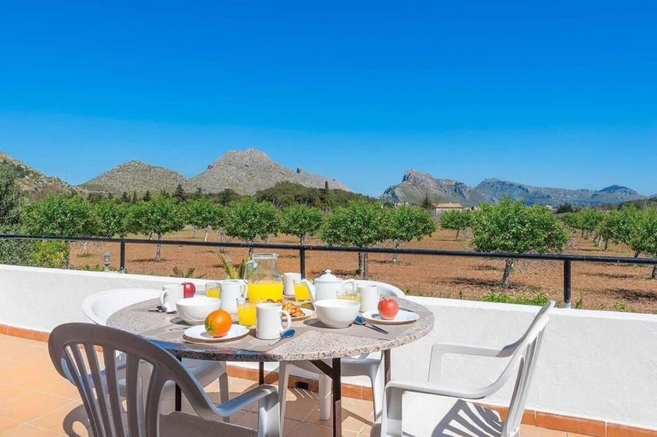 6 bedroom villa a very short to Port Pollensa by Renthousing Villa in Serra de Tramuntana