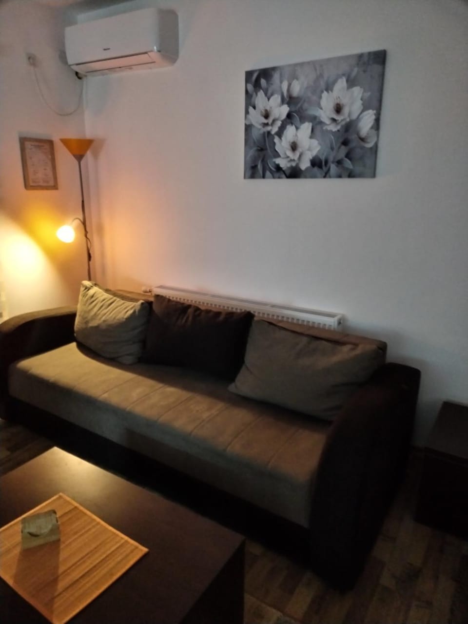 Living room, Seating area, air conditioner