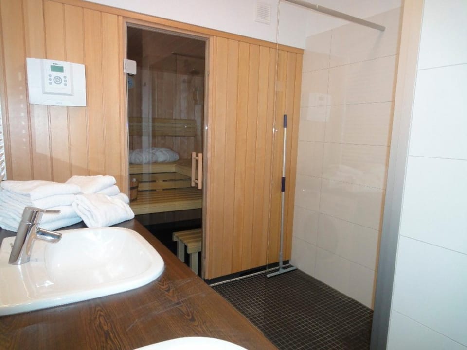 Apartment 22 "Lachende Möwe" mit Sauna, Blickrichtung offene See Apartment in Eckernförde