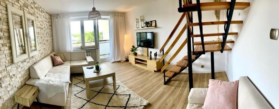 Communal lounge/ TV room, TV and multimedia, Living room, Photo of the whole room, Seating area
