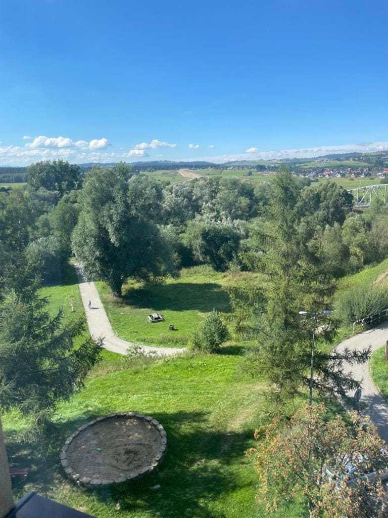 Nearby landmark, Spring, Natural landscape, Mountain view