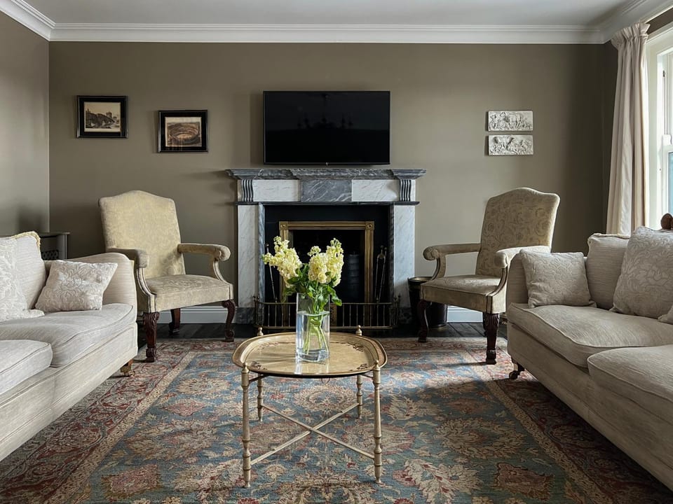Living room, flat iron