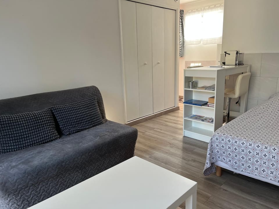 Studio calme près d’Aubagne Apartment in Marseille