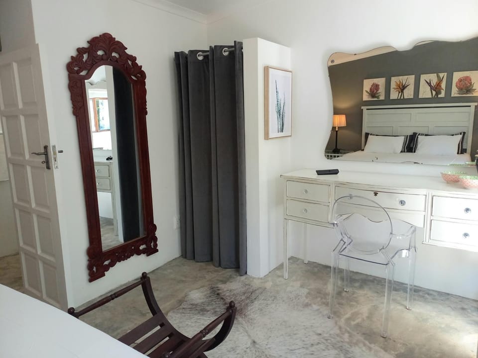 Bush Willow Suite - Villa Roc Guesthouse, Salt Rock Ballito, Pet Friendly Bed and Breakfast in Dolphin Coast