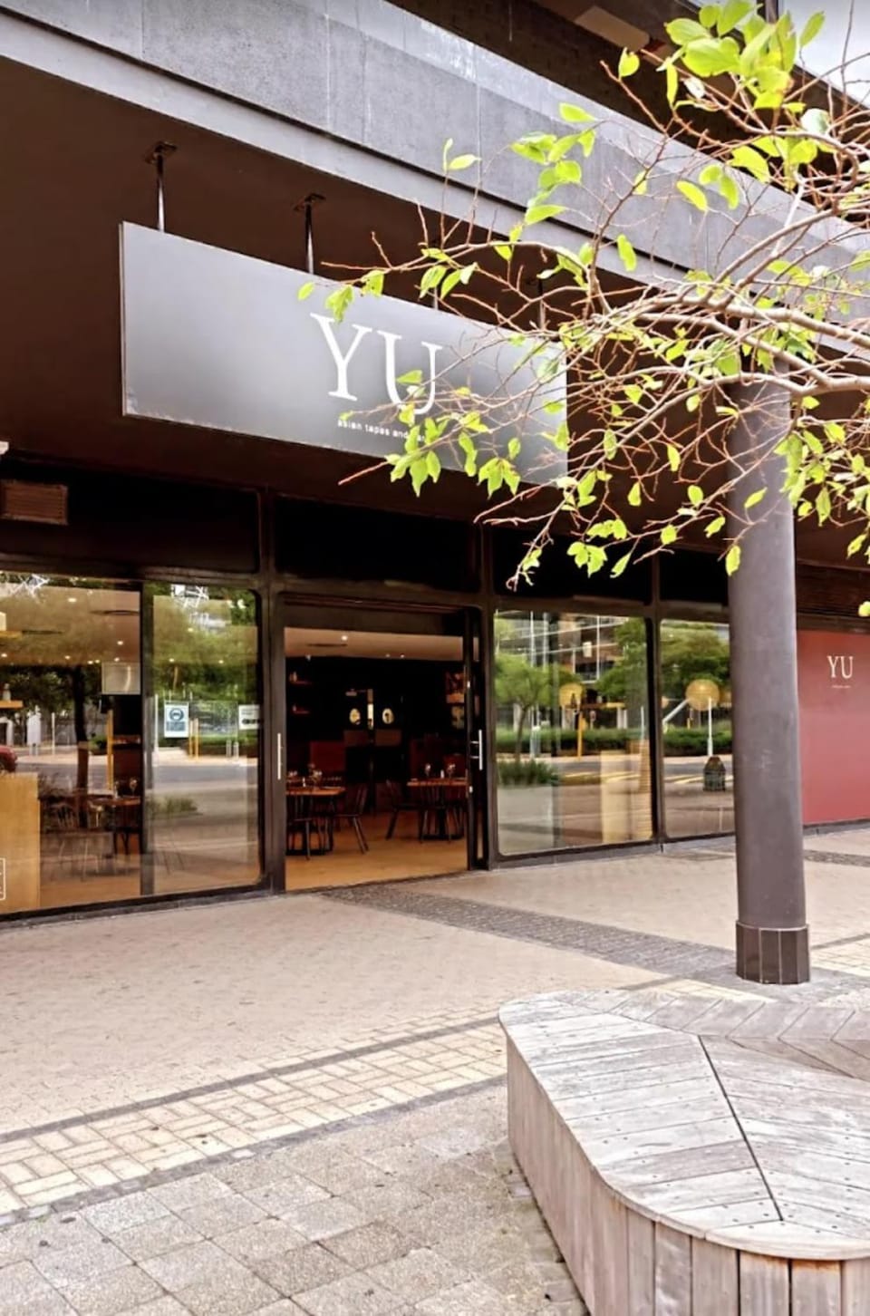 Restaurant/places to eat, Lounge or bar
