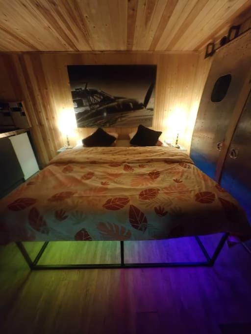 Cottage romantique, son jacuzzi privatif, piscine Apartment in Vaulx-en-Velin