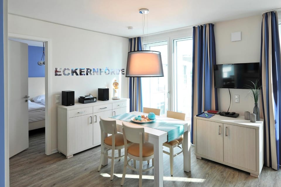Apartment 34 "OstseeZeit", Blickrichtung Binnenhafen NordOffenes Meer Apartment in Eckernförde