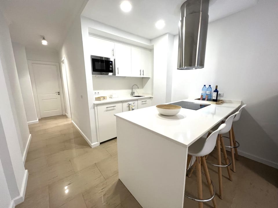 Kitchen or kitchenette, Dining area, dishwasher, minibar, pet friendly, stove