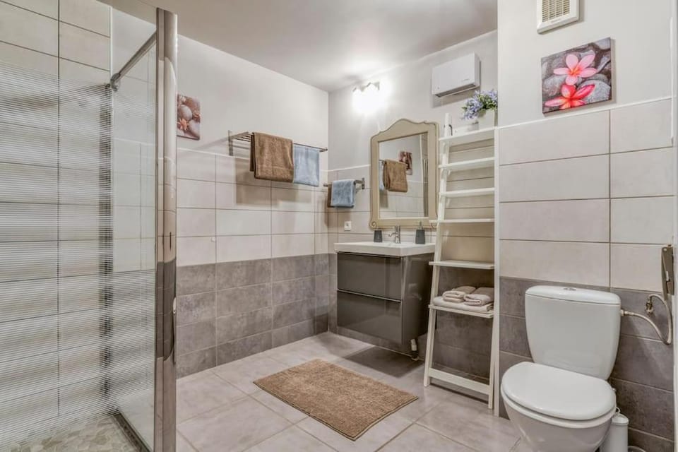 Toilet, Bathroom