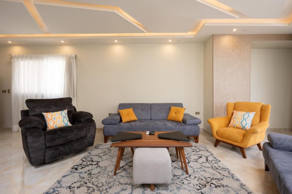Living room, Seating area