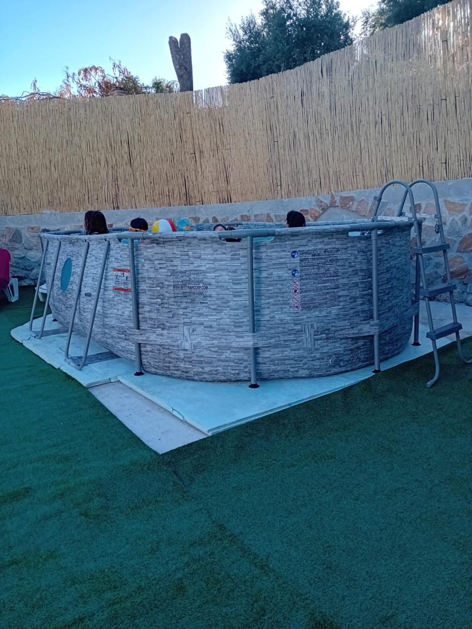 Day, Swimming pool