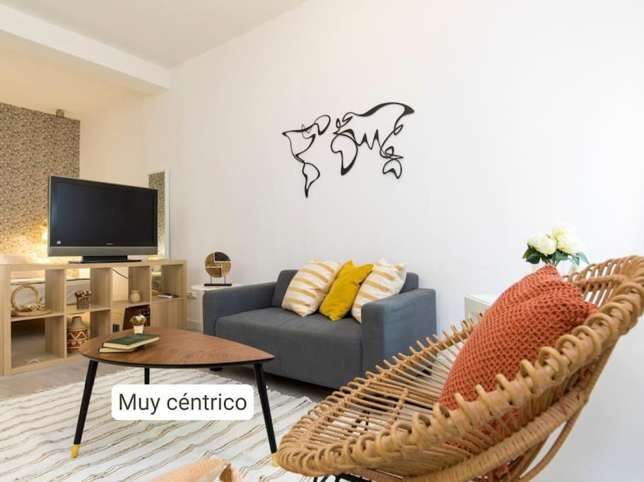 Moderno apartamento en casco histórico + desayuno! Apartment in Zaragoza