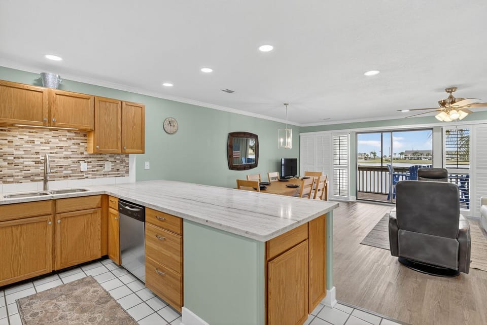 Cajun Respite condo Apartment in Miramar Beach