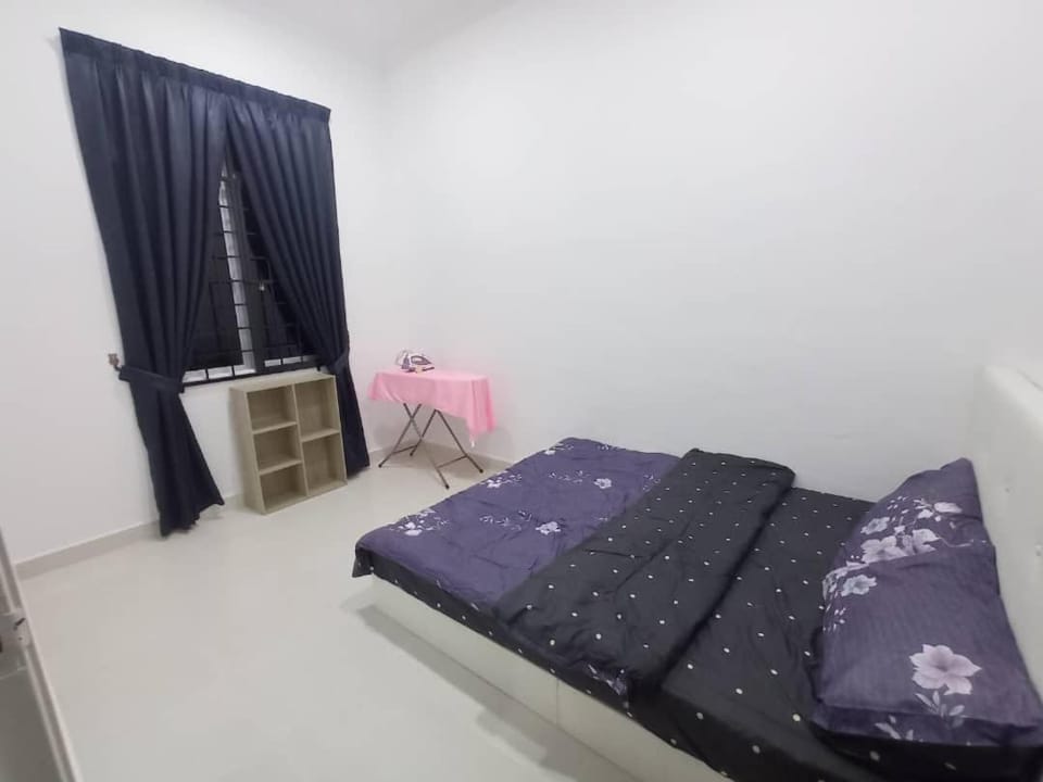Bed, Photo of the whole room, Bedroom, furniture