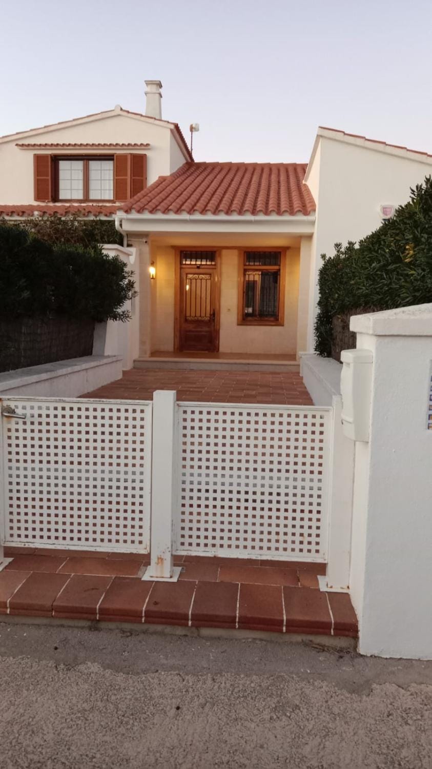 Property building, Facade/entrance, Lobby or reception
