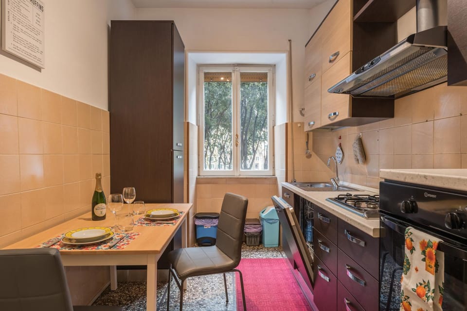 Kitchen or kitchenette, Dining area, dishwasher, minibar, pet friendly, stove