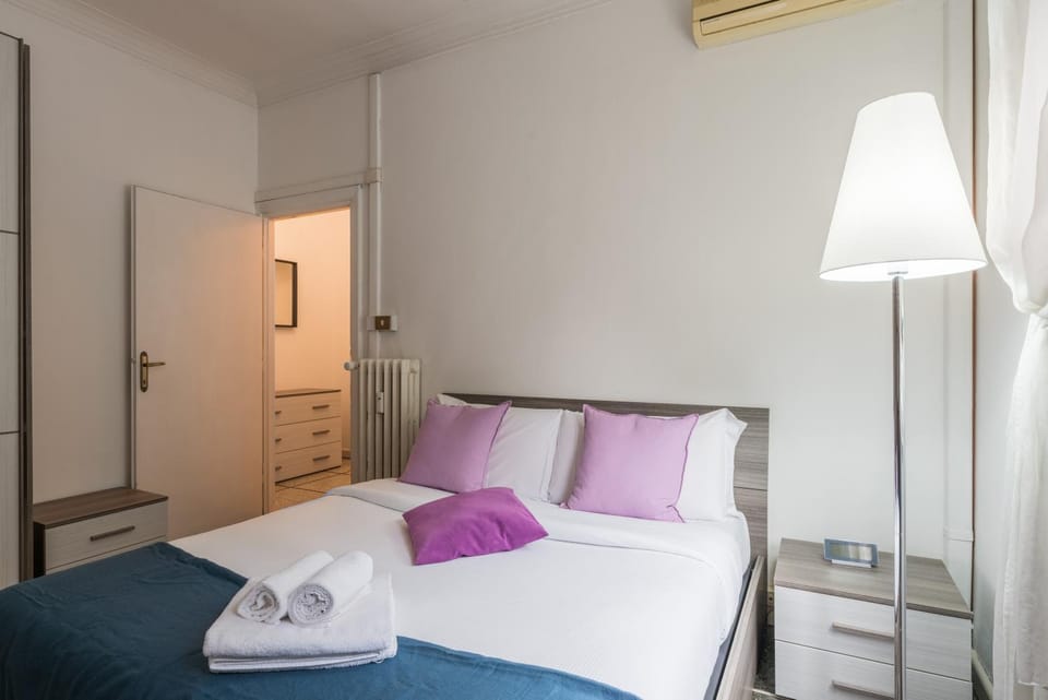 Bed, Photo of the whole room, Bedroom, wardrobe, air conditioner