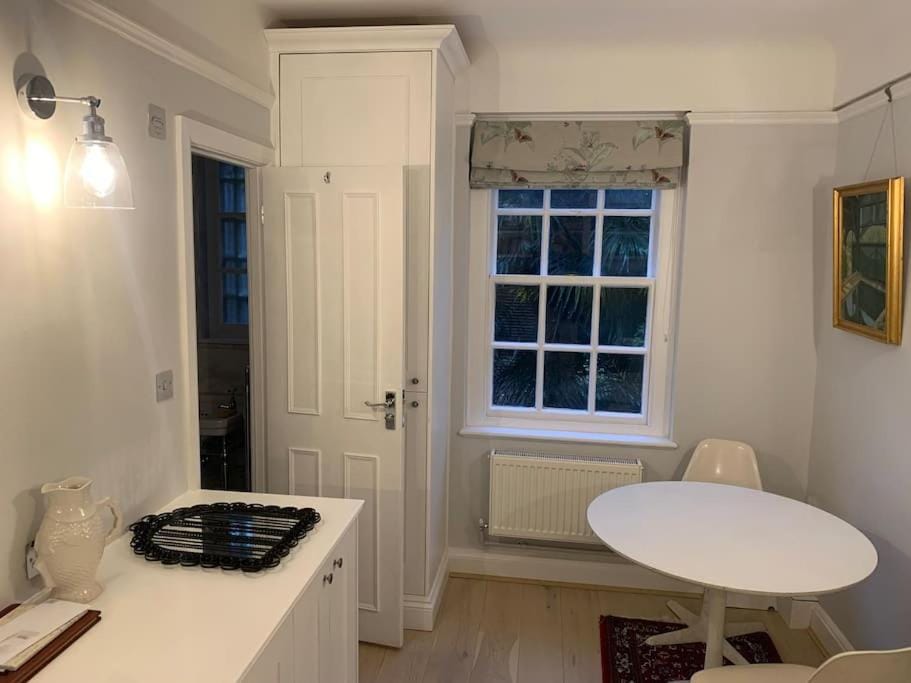 South Kensington Studio Apartment in City of Westminster