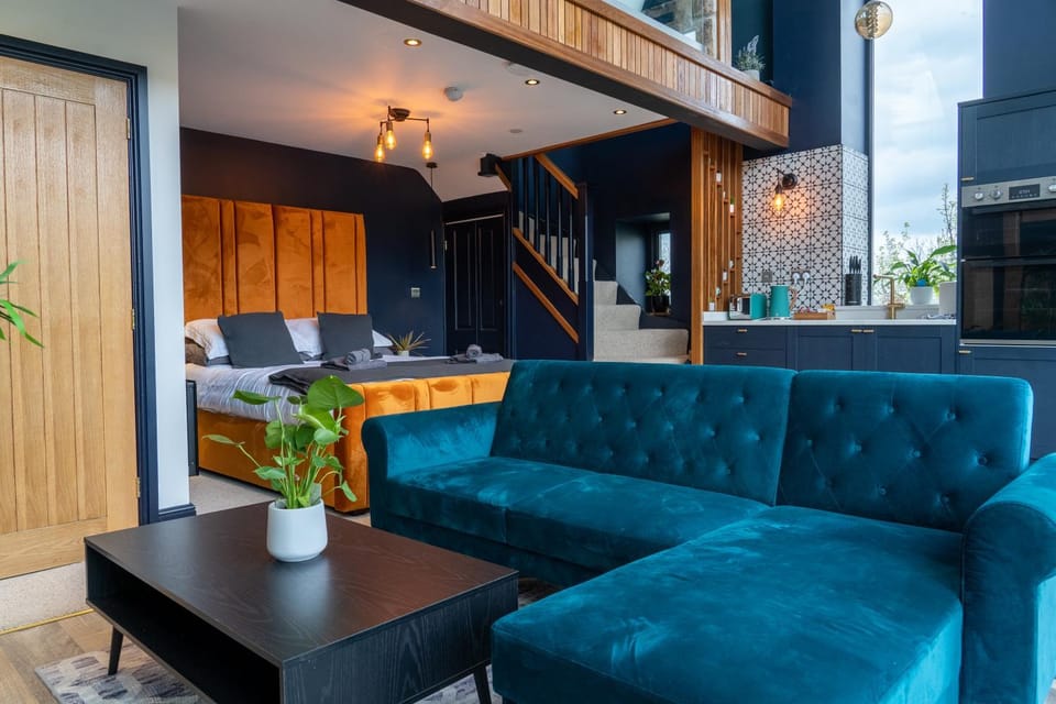 Bed, Living room, kitchen