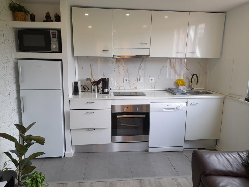 Open Home - Lisbon/Almada Apartment in Setubal District