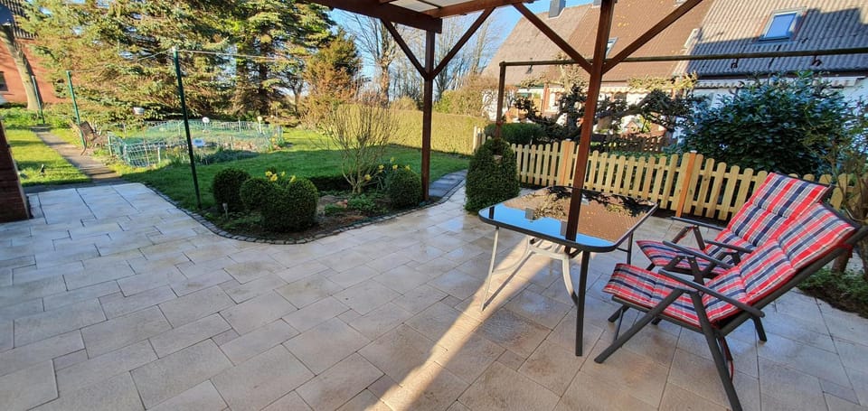 BBQ facilities, Garden, View (from property/room), Balcony/Terrace, Dining area, Garden view