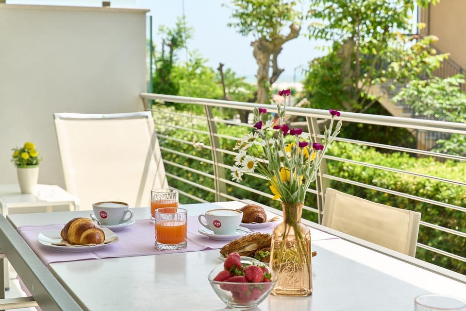 Garden, View (from property/room), Balcony/Terrace