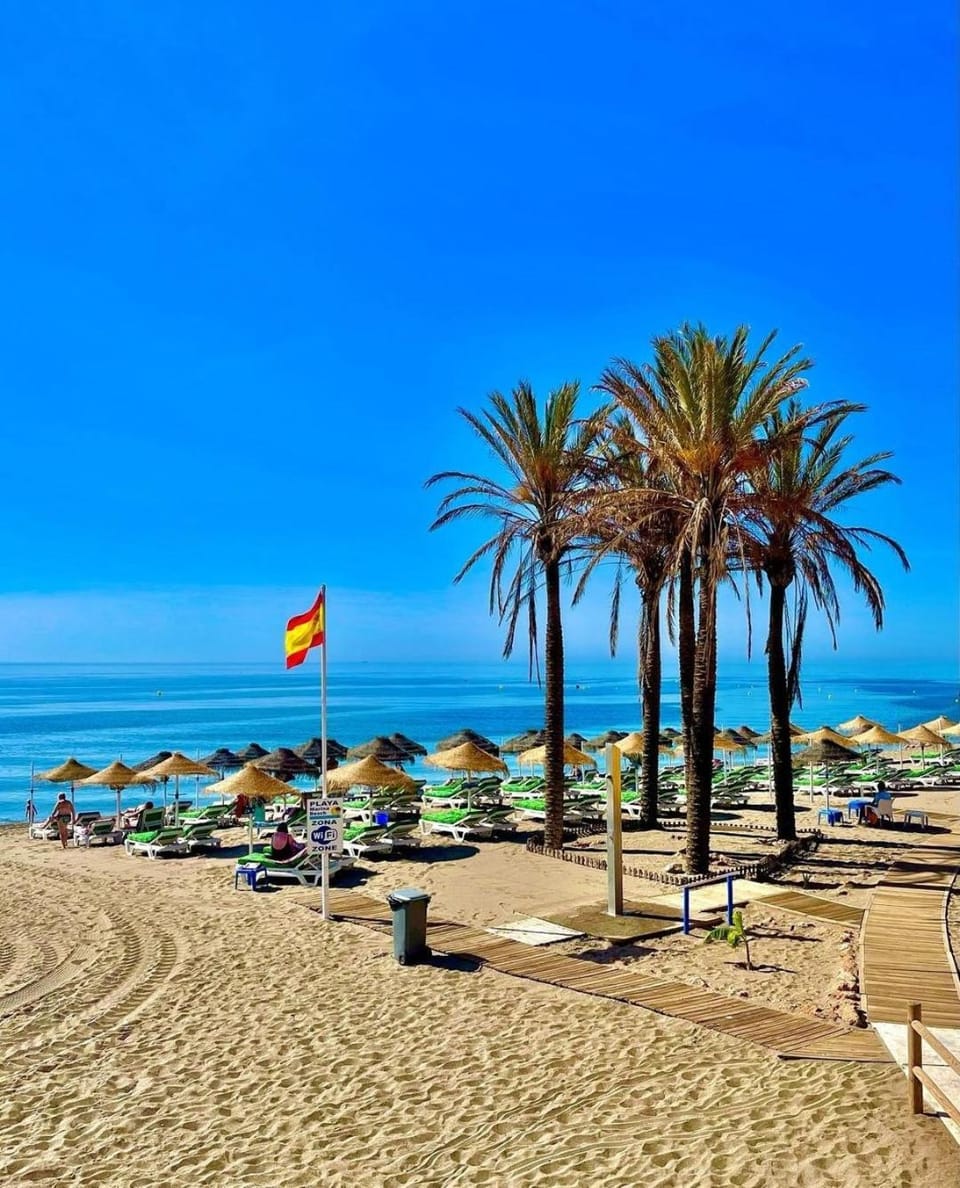 Benalmadena Beach Apartamento con Vistas al mar y Parking Privado Incluido Apartment in Benalmadena