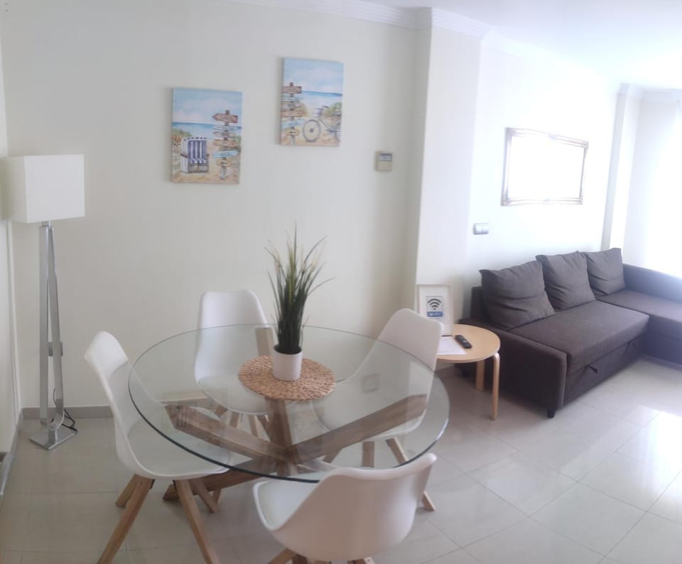 Benalmadena Beach Apartamento con Vistas al mar y Parking Privado Incluido Apartment in Benalmadena