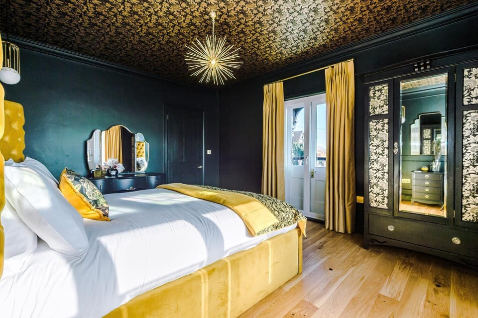 Bed, Photo of the whole room, Bedroom, wardrobe