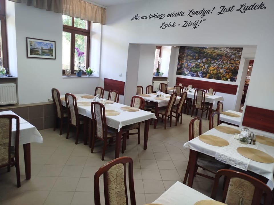 Dom Wczasowy Magnolia Bed and Breakfast in Lower Silesian Voivodeship