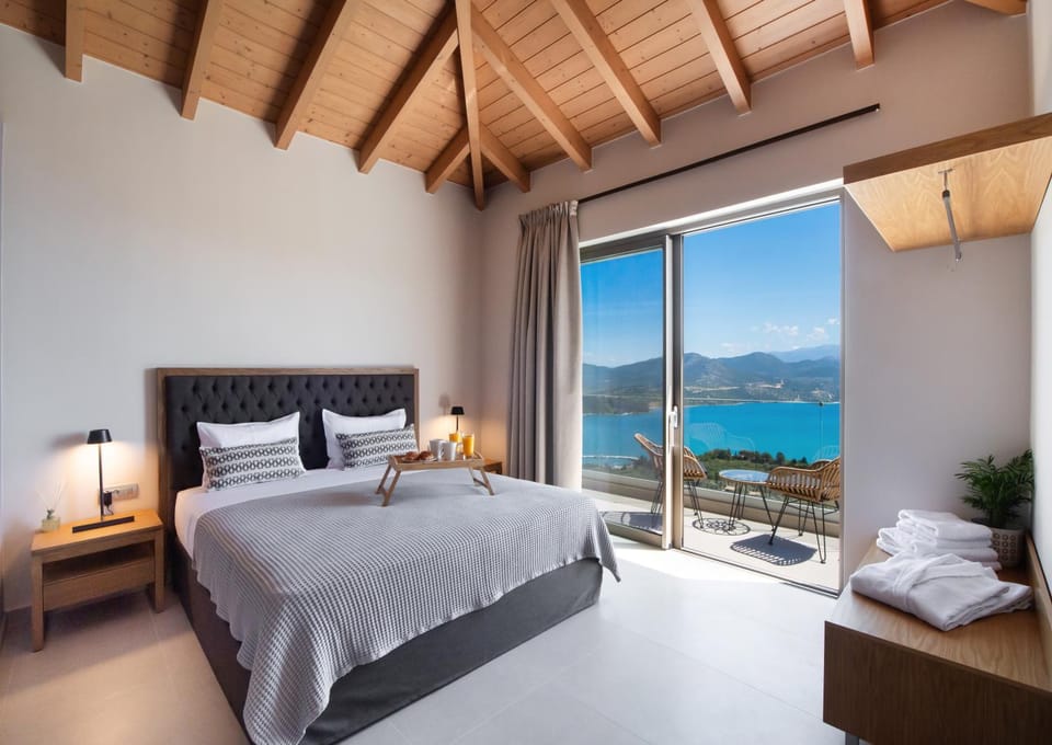 Highview luxury suites Villa in Ligia
