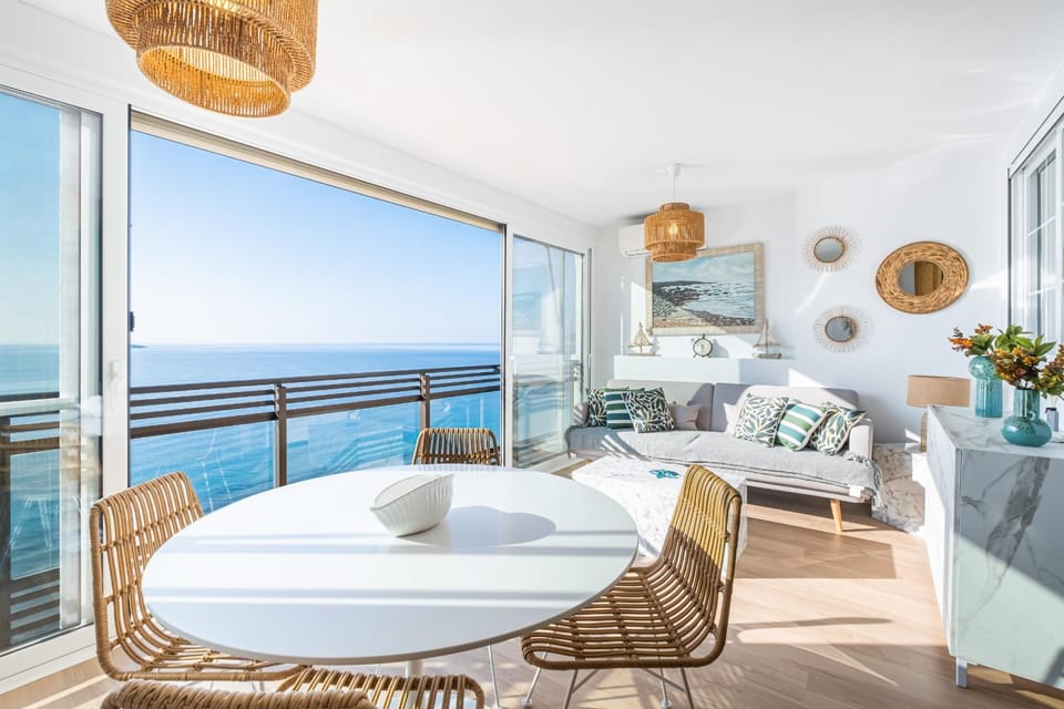 Balcony/Terrace, Living room, Dining area, Sea view