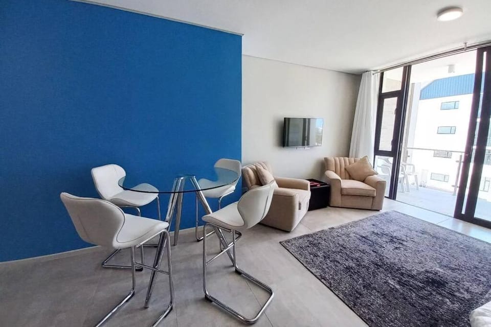 Photo of the whole room, Seating area, Dining area