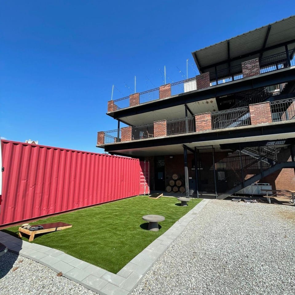 Sleeps18 9Beds 7BR 4BA Swepson Estate House in Louisville