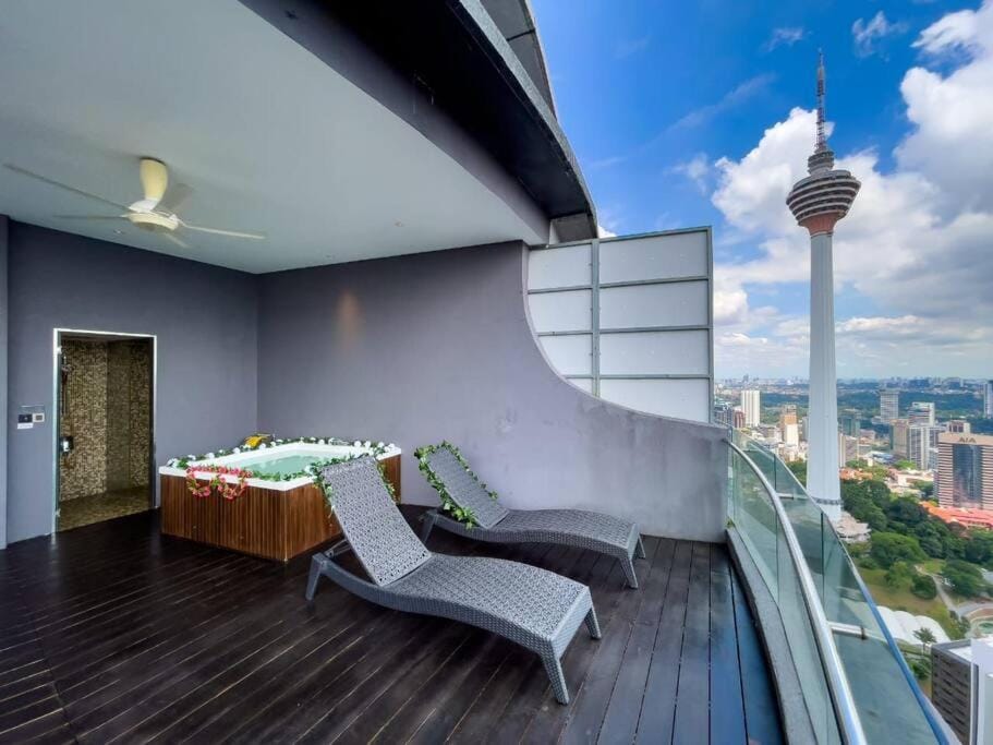 The presidential Penthouses KLCC Apartment in Federal Territory of Kuala Lumpur