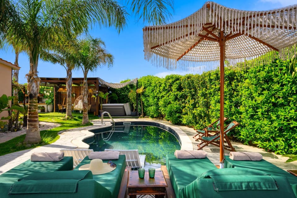 Spring, Day, Garden, Garden view, Swimming pool, sunbed