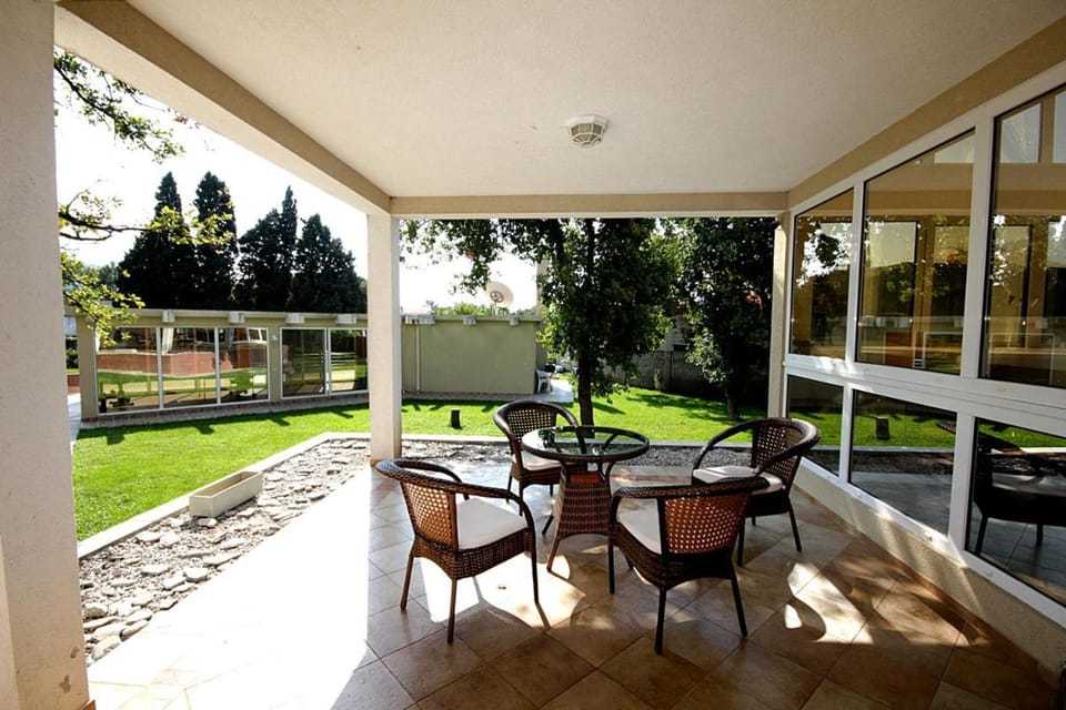 Property building, Patio, Day, Garden, View (from property/room), Balcony/Terrace, Seating area, Garden view