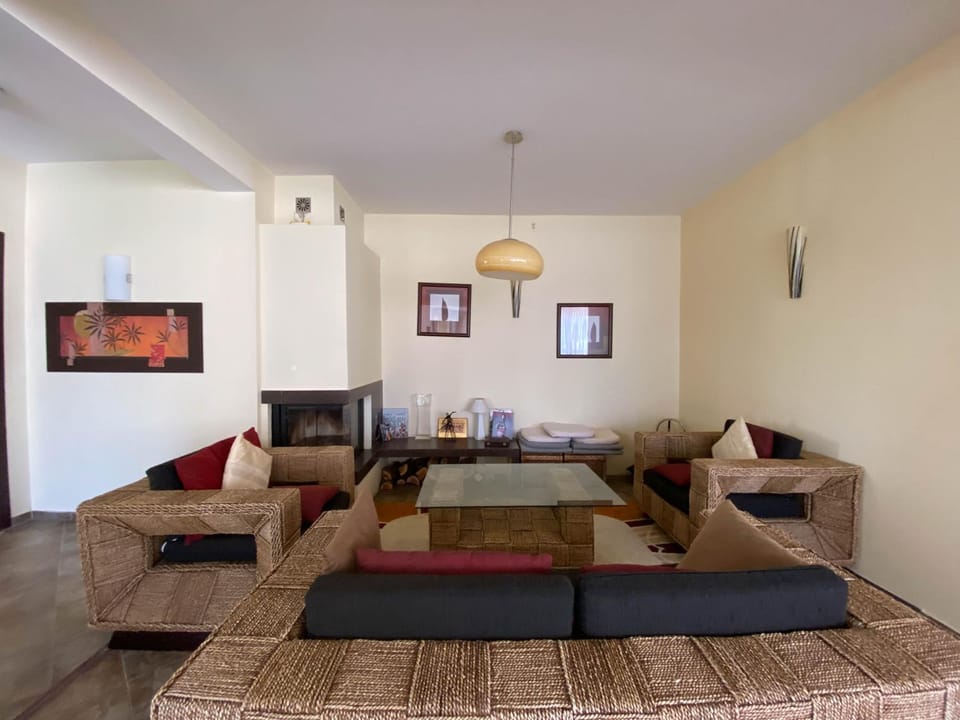 Living room, Seating area, flat iron