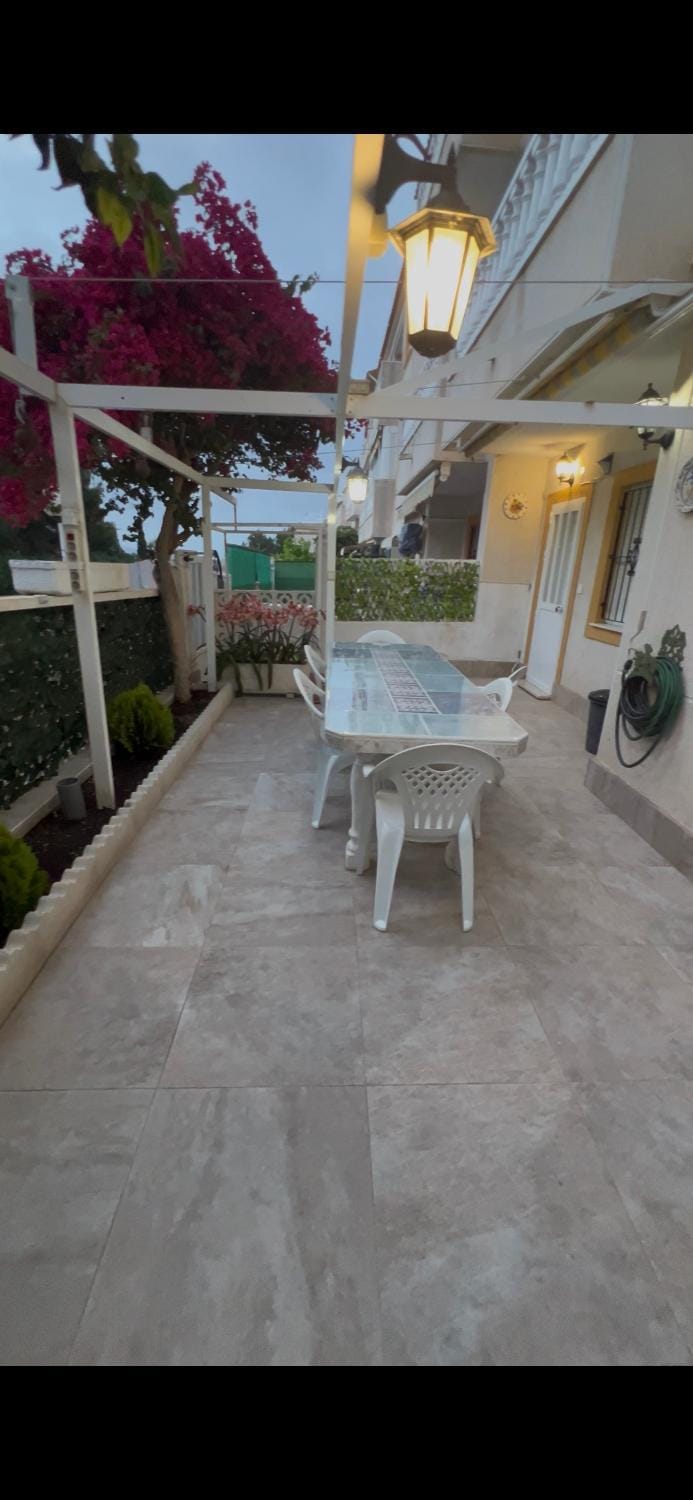 Apartamento bajo con terraza y piscina Apartment in Torrevieja