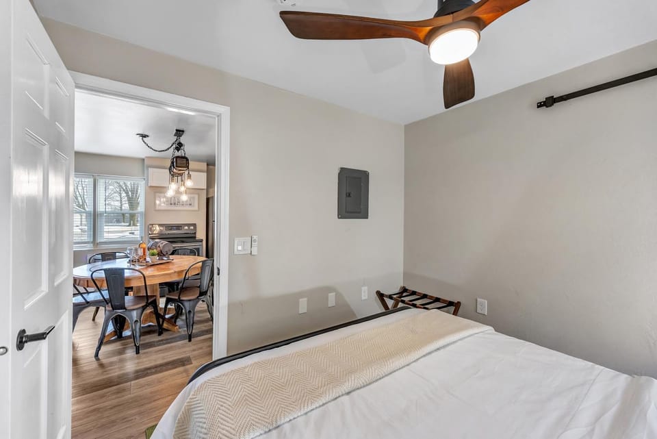 Newly renovated-across the street from Von Stiehl! Apartment in Algoma