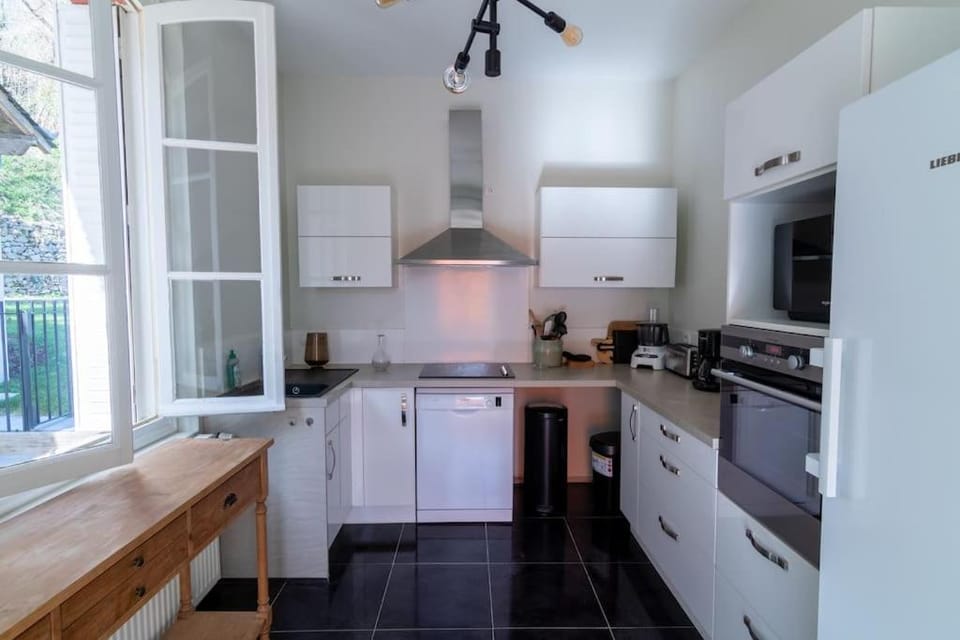Coffee/tea facilities, Kitchen or kitchenette, dishwasher, minibar, pet friendly, stove, toaster